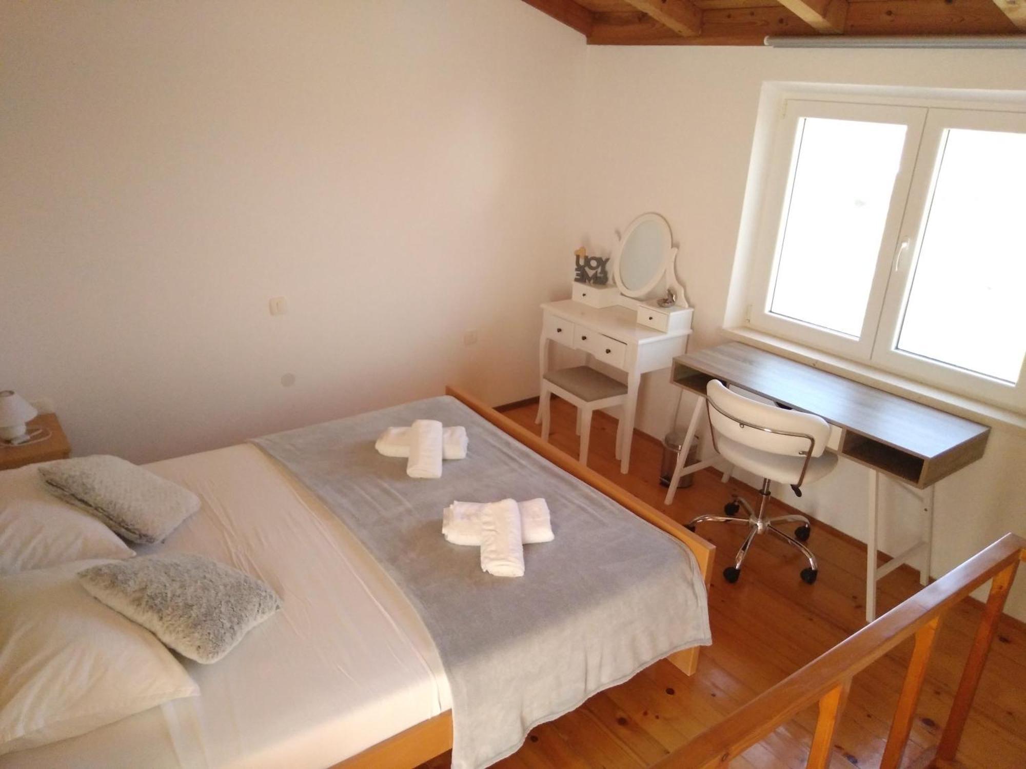 The White House Lumbarda Appartement Buitenkant foto