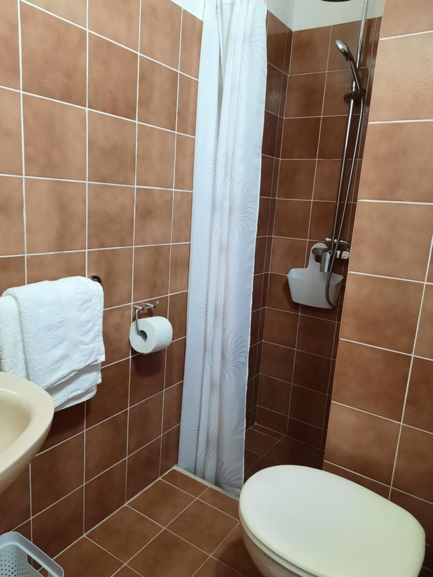 The White House Lumbarda Appartement Buitenkant foto