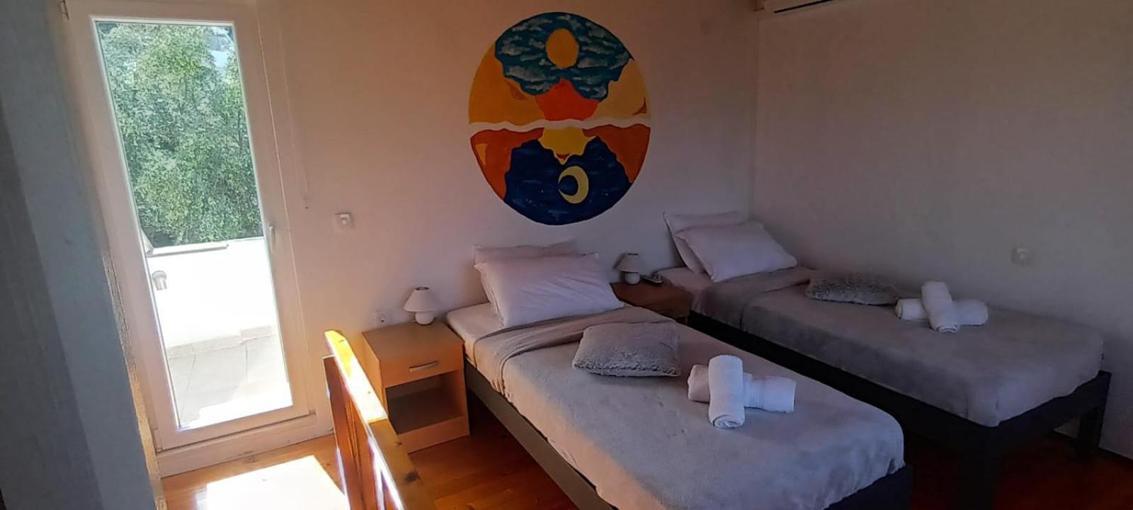 The White House Lumbarda Appartement Buitenkant foto